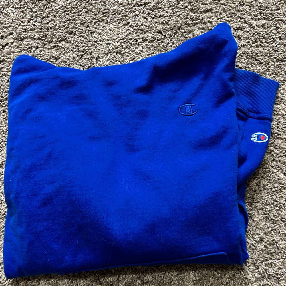💙CHAMPION Blue Sweatshirt💙